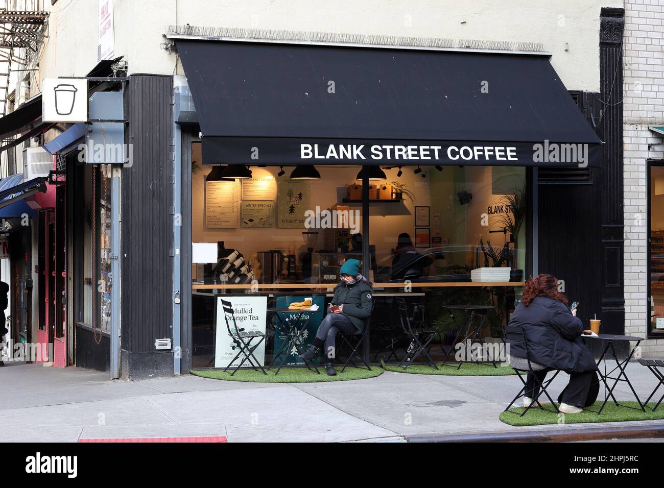 Blank Street Coffee, 985 Lexington Ave, New York, Foto einer von der Wall Street unterstützten halbautomatischen Kaffeekette in Manhattans Upper East Side Stockfoto