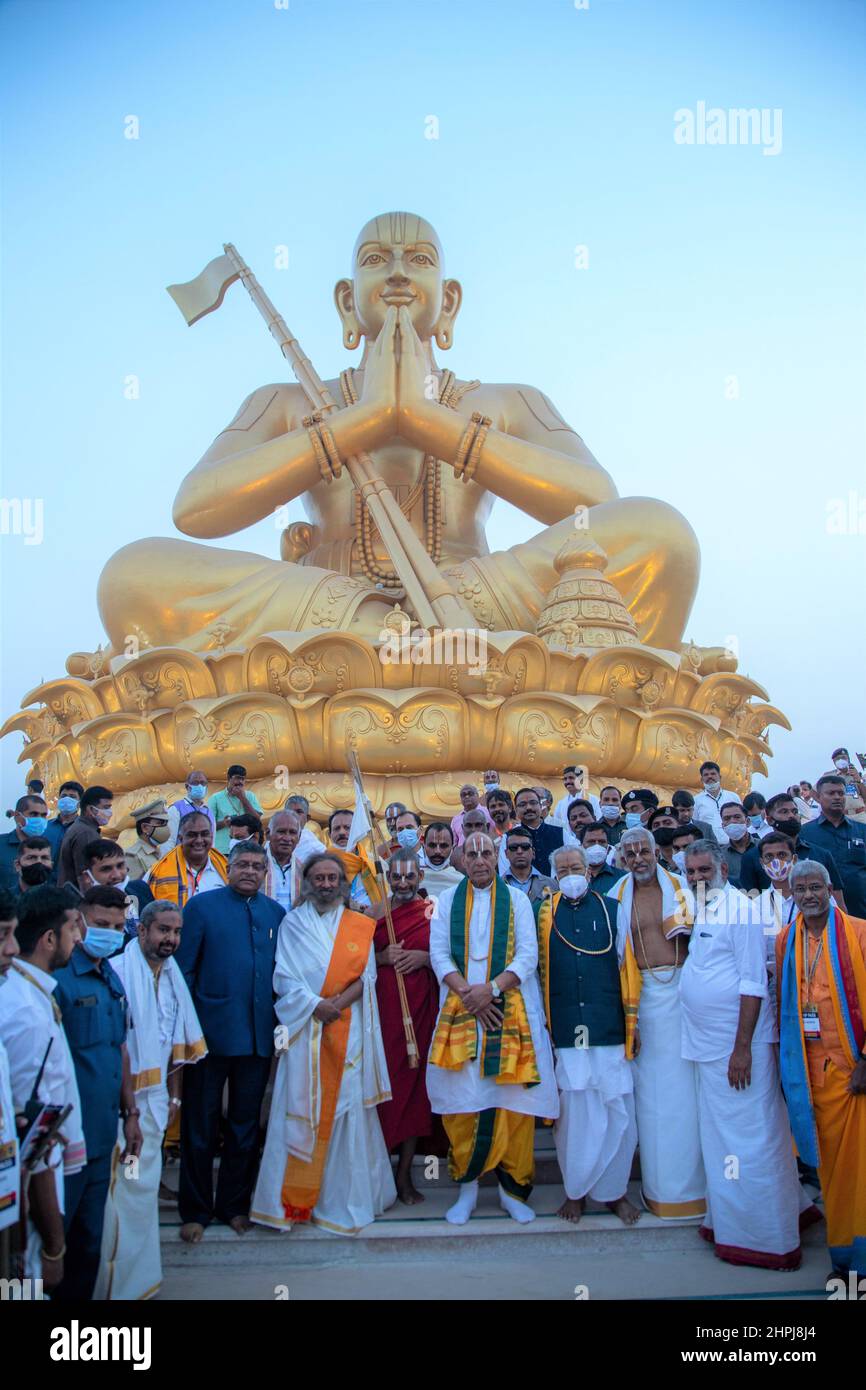 Widmung der Ramanuja-Statue der Gleichheit, Chinna Jeeyar Swamy und Rajnath Singh, Sri Ravi Shankar, Ravi Shankar Prasad, Hyderabad, Telengana, Indien Stockfoto