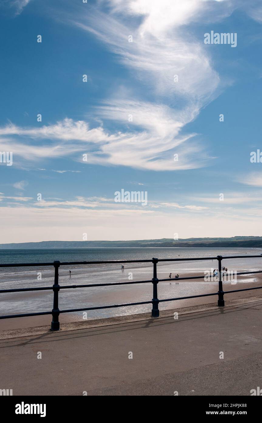Filey Beach Promenade mit viktorianischem Geländer Stockfoto