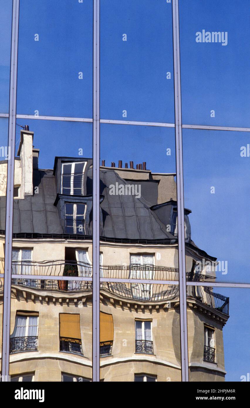 Paris Immobilien Reflexion Stockfoto