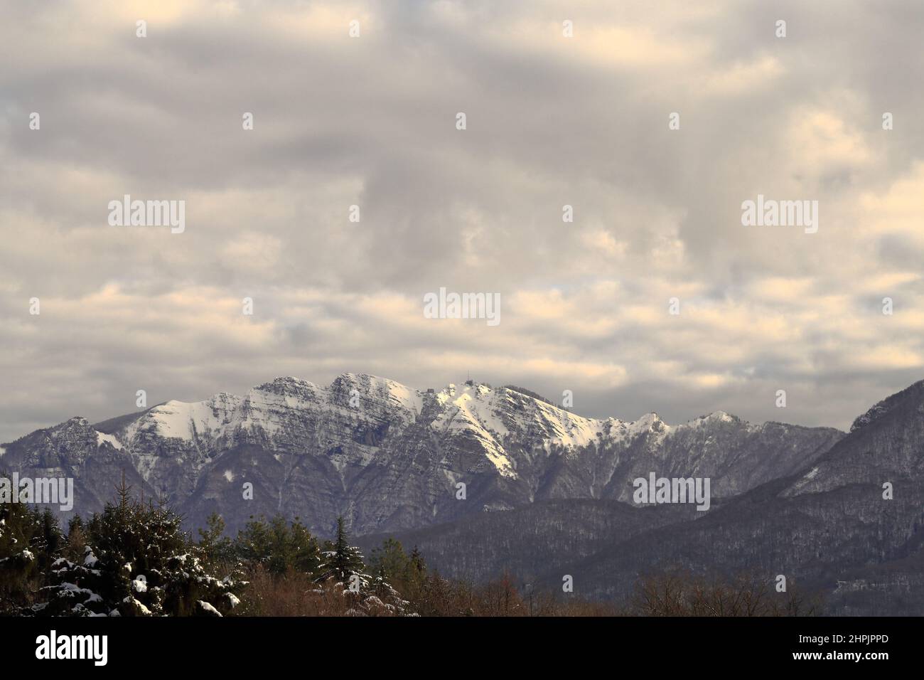 Monte Generoso nach einem Schneefall; Schweiz Stockfoto