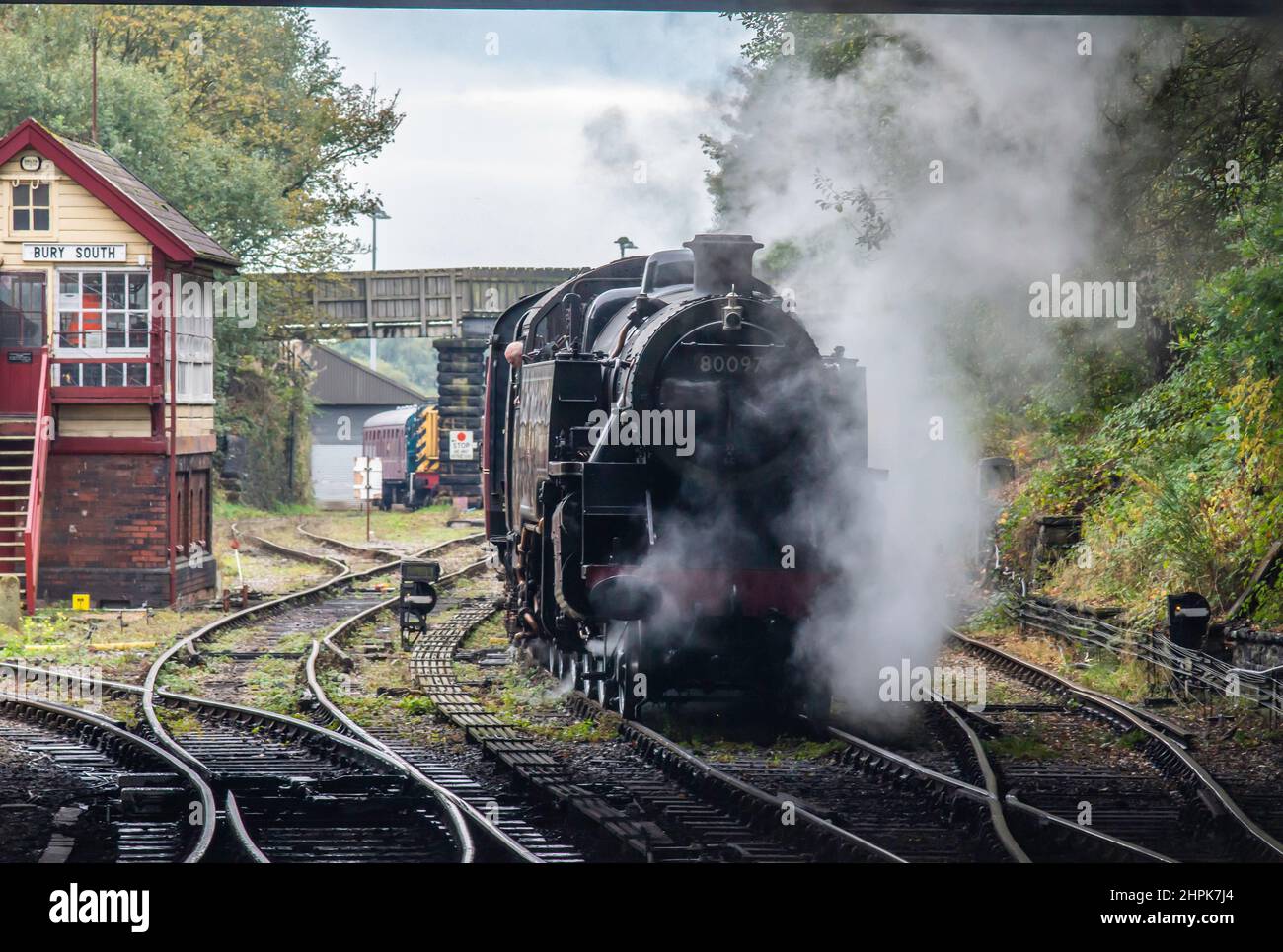 British Railways Standard Dampflokomotive 80097 Klasse 4MT 2-6-4T Panzermotor in Bury Station auf der East Lance Railway Stockfoto