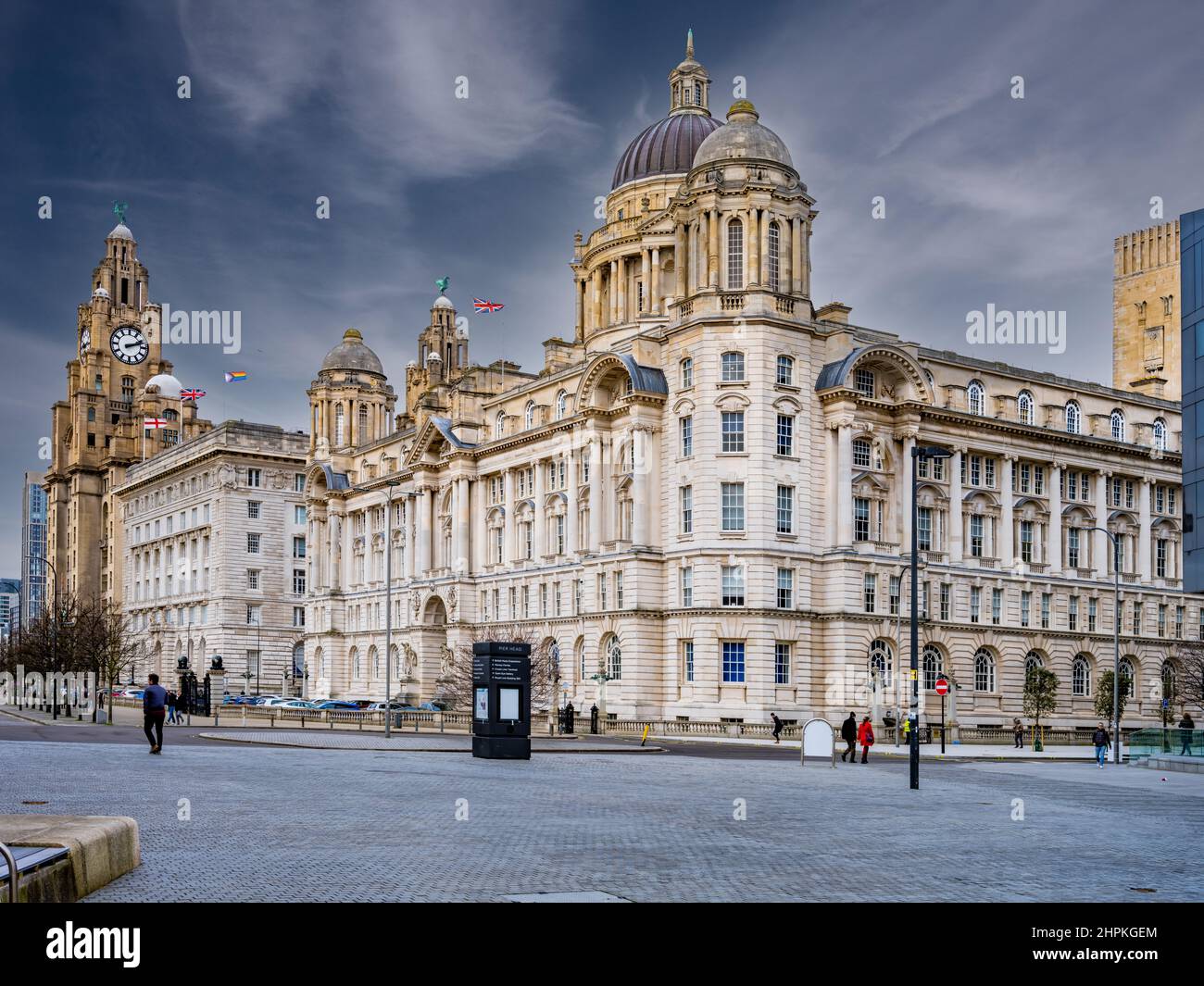 Three Graces, Liverpool, England, bestehend aus dem Liver Building, Cunard Building und dem Port of Liverpool Building, gelegen im Pierhead-Gebiet Stockfoto