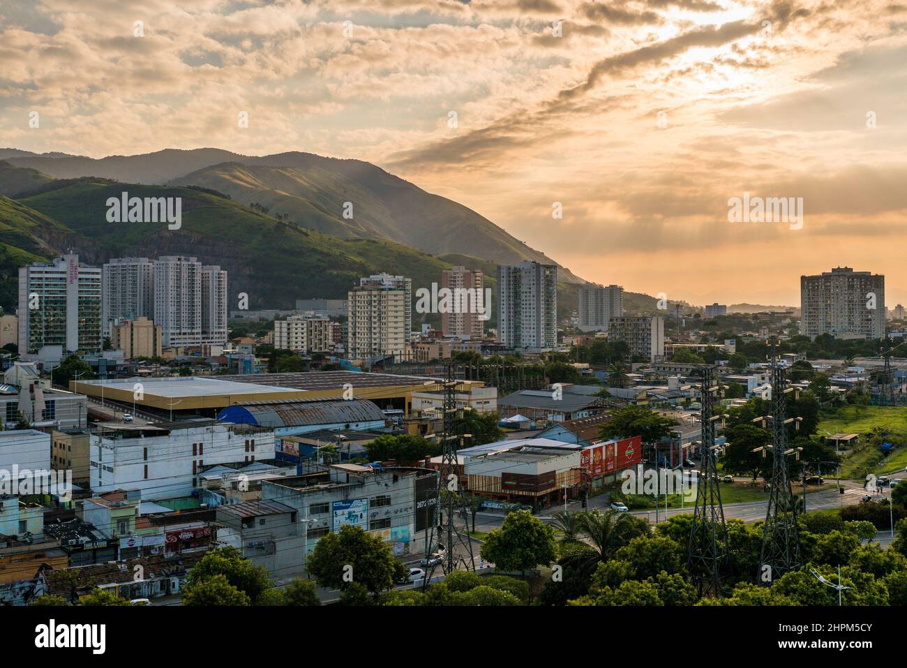 Luftaufnahme der Stadt Nova Iguacu, Metropolregion Rio de Janeiro, Brasilien Stockfoto