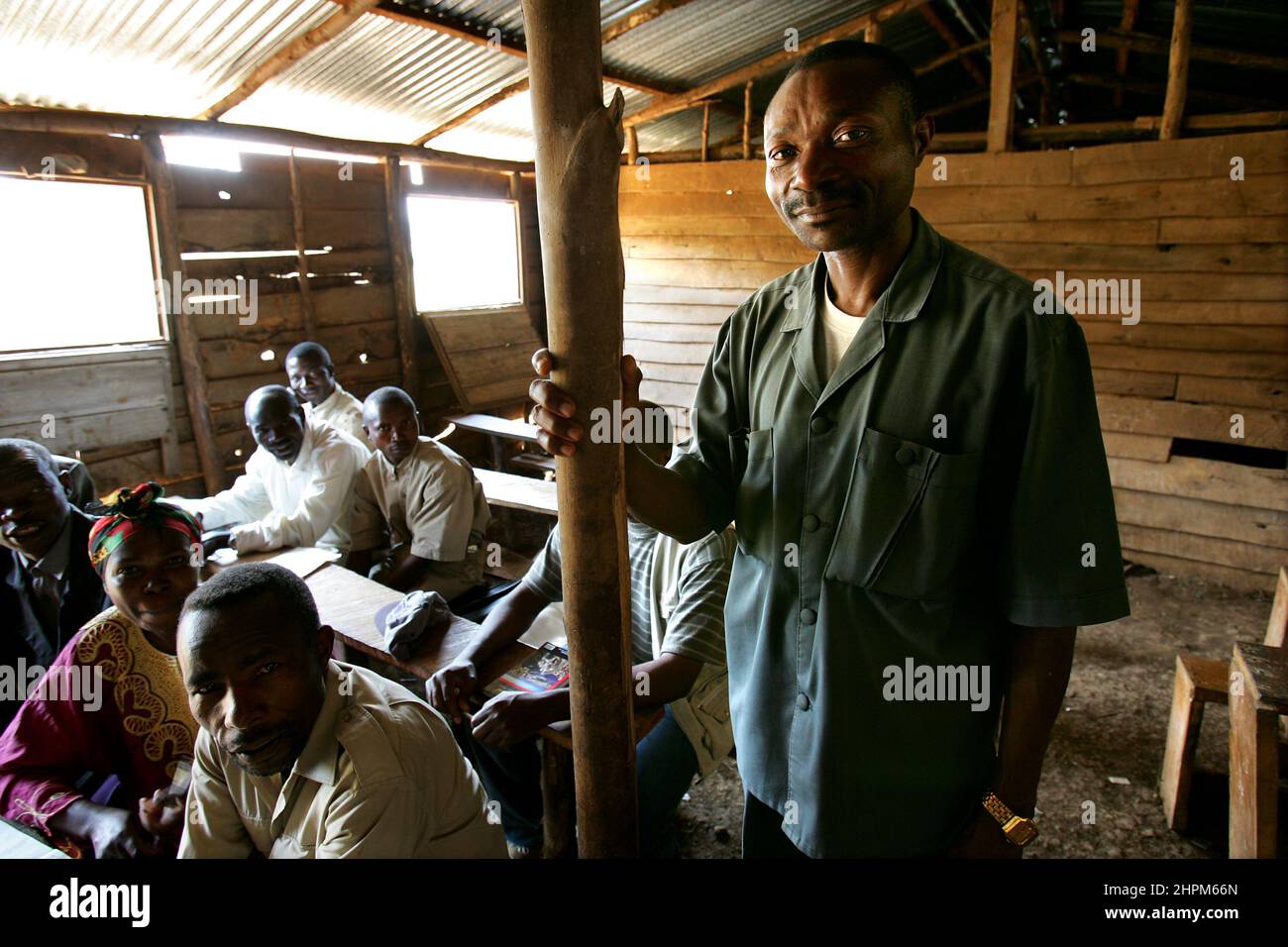 Alltag am Lake Kivu in der Nähe von Bukavu. Das Bild täuscht jedoch, da im östlichen Kongo seit 1996 Krieg geführt wird. Mai Mai-Mai-Krieger und Interahamwer-Massenmörder aus Ruanda haben über 4 Millionen Menschen getötet. Stockfoto