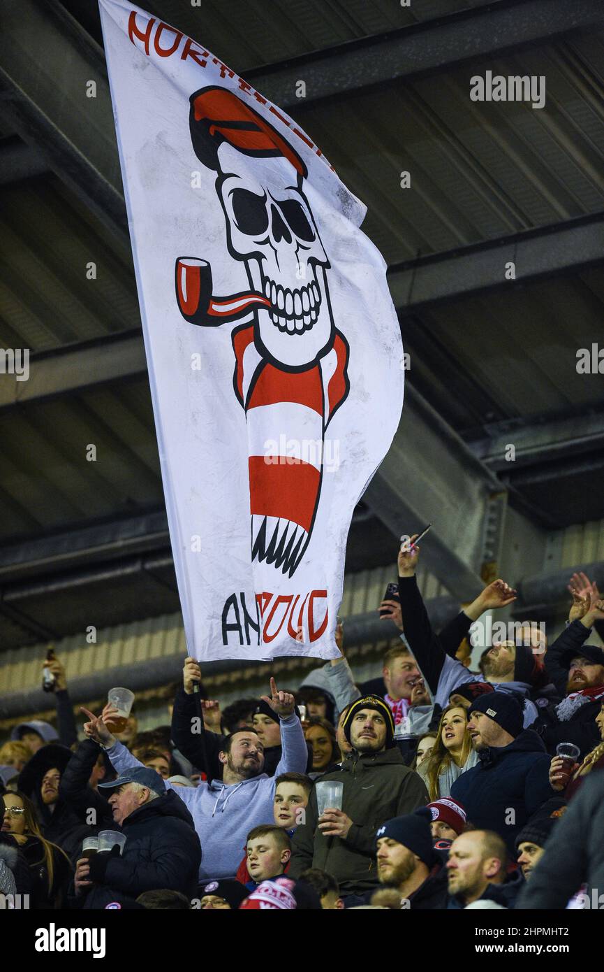 Wigan, England - 18. Februar 2022 - Fans von Wigan Warriors während der Rugby League Betfred Super League Runde 2 Wigan Warriors gegen Leeds Rhinos im DW Stadium, Wigan, Großbritannien Dean Williams Stockfoto