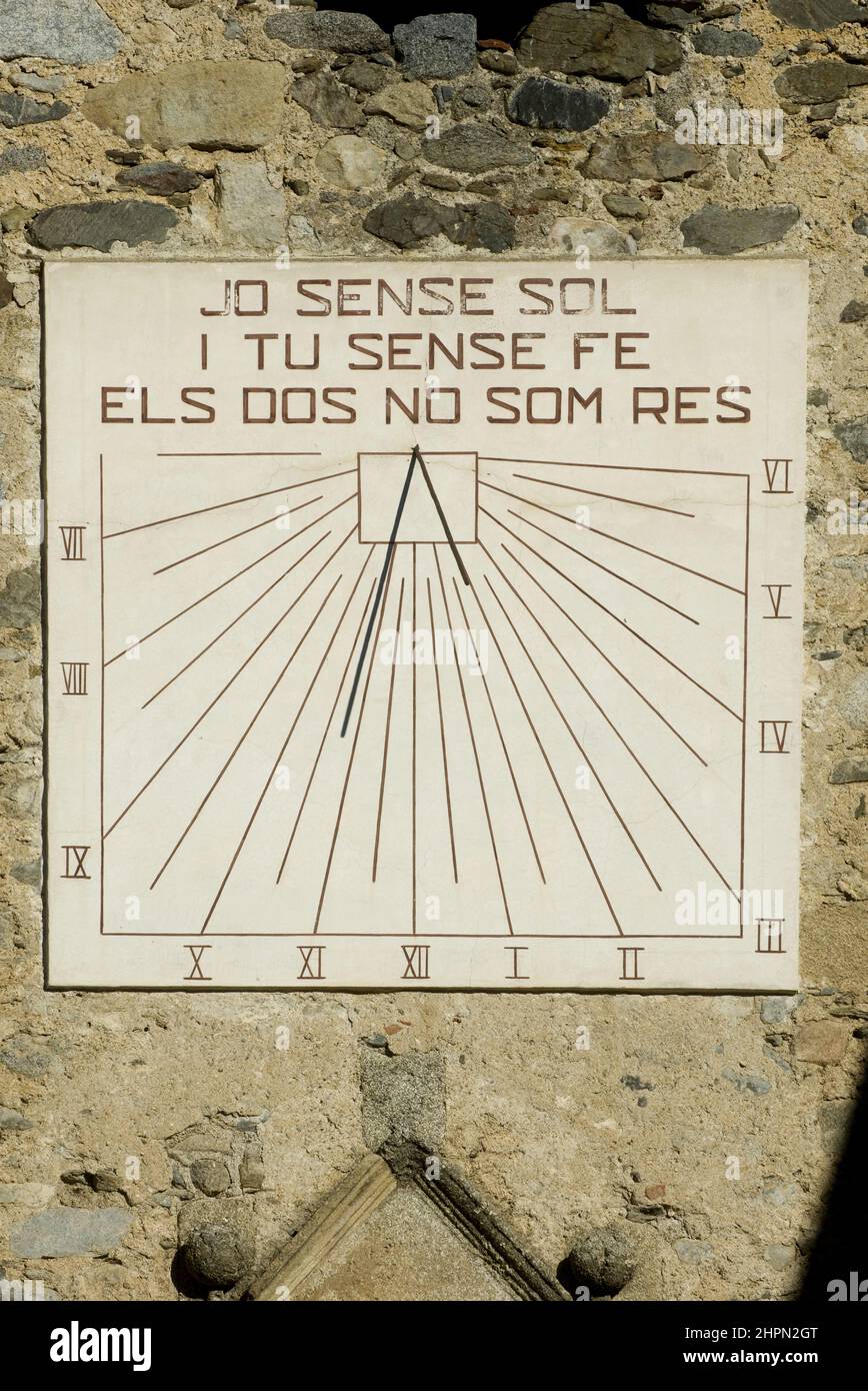 frankreich pyrenäen orientales roussillon llugols Moi sans Soleil et toi sans foi nous ne sommes rien catalan Stockfoto frankreich pyrenäen orientales roussillon llugols Moi sans Soleil et toi sans foi nous ne sommes rien catalan Stockfoto