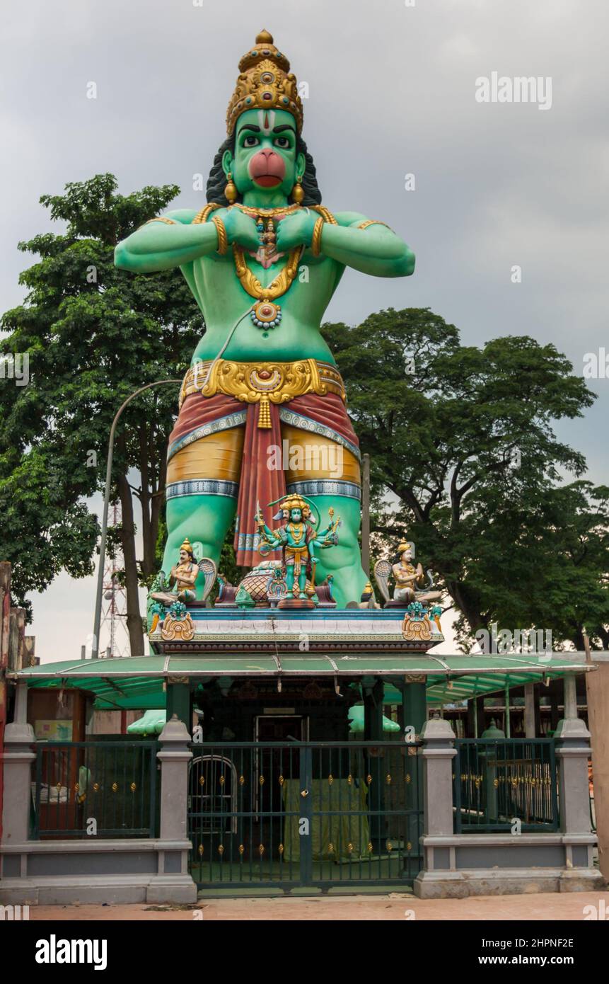 Eingang zum Hanuman Tempel mit der Statue von Hanuman (Tugu Dewa