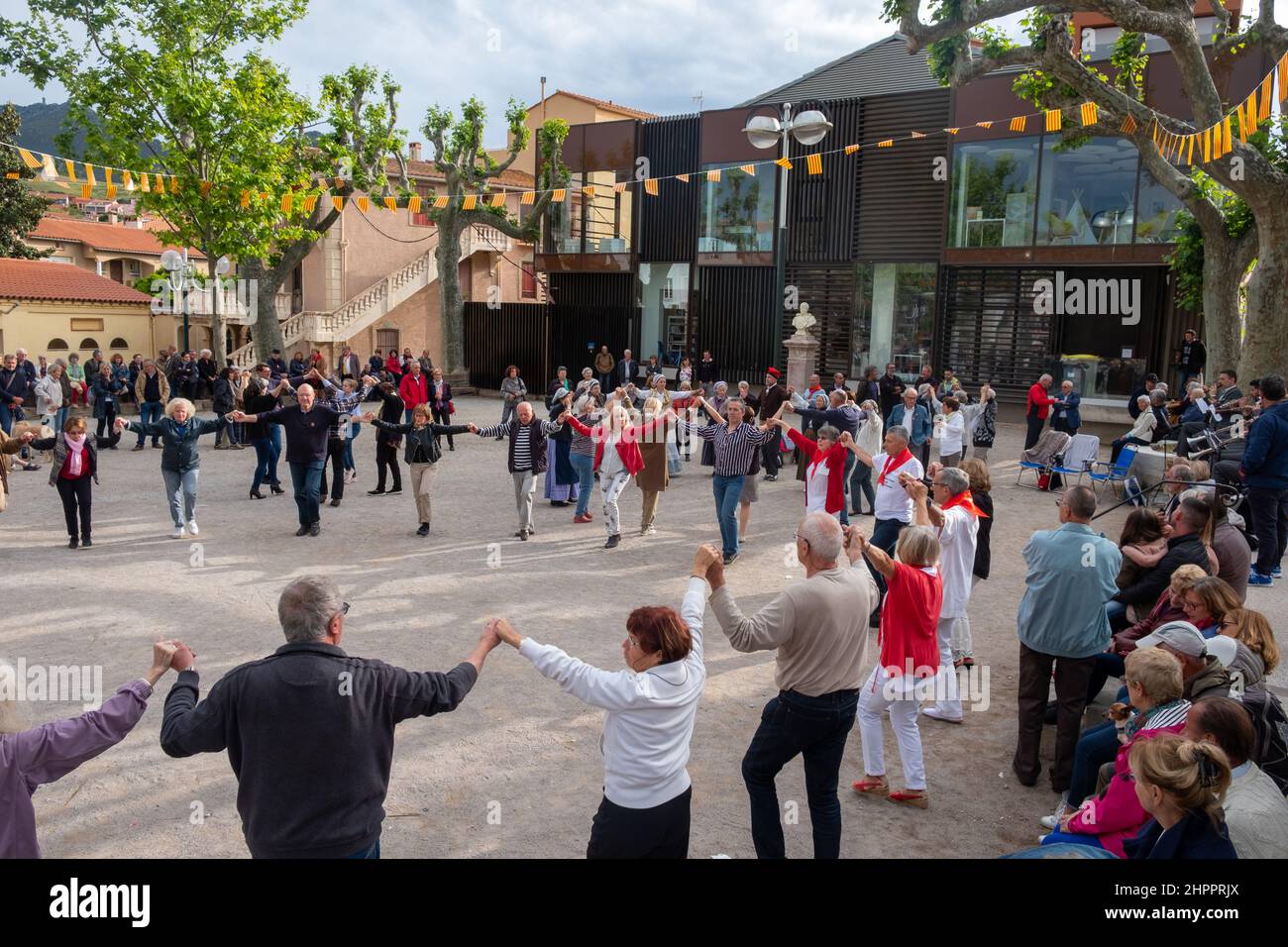 DANSE FOLKLORIQUE LA SARDANE Stockfoto
