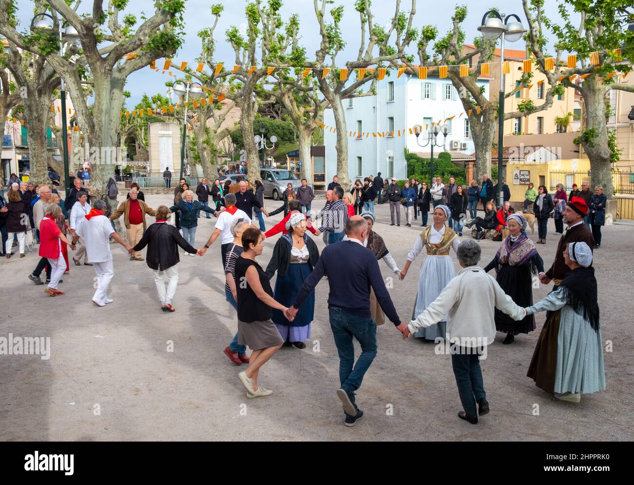 DANSE FOLKLORIQUE LA SARDANE Stockfoto