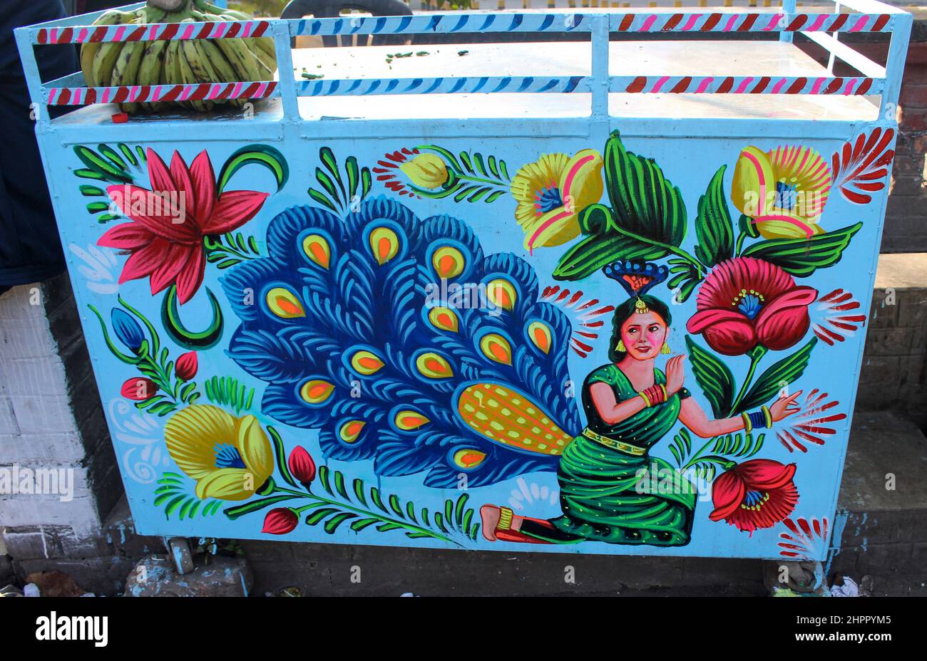 Farbiger Tee-Stall Rickshaw Paint in TSC Stockfoto