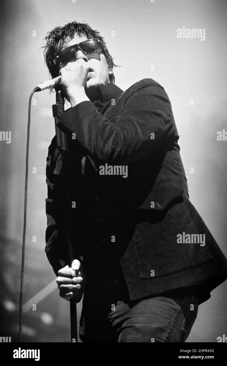 Julian Casablancas - The Strokes, V2004, Hylands Park, Chelmsford, Essex, Großbritannien - 22. August 2004 Stockfoto