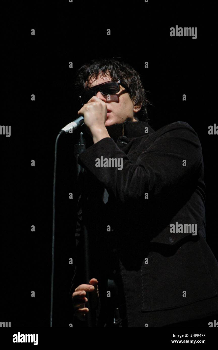 Julian Casablancas - The Strokes, V2004, Hylands Park, Chelmsford, Essex, Großbritannien - 22. August 2004 Stockfoto