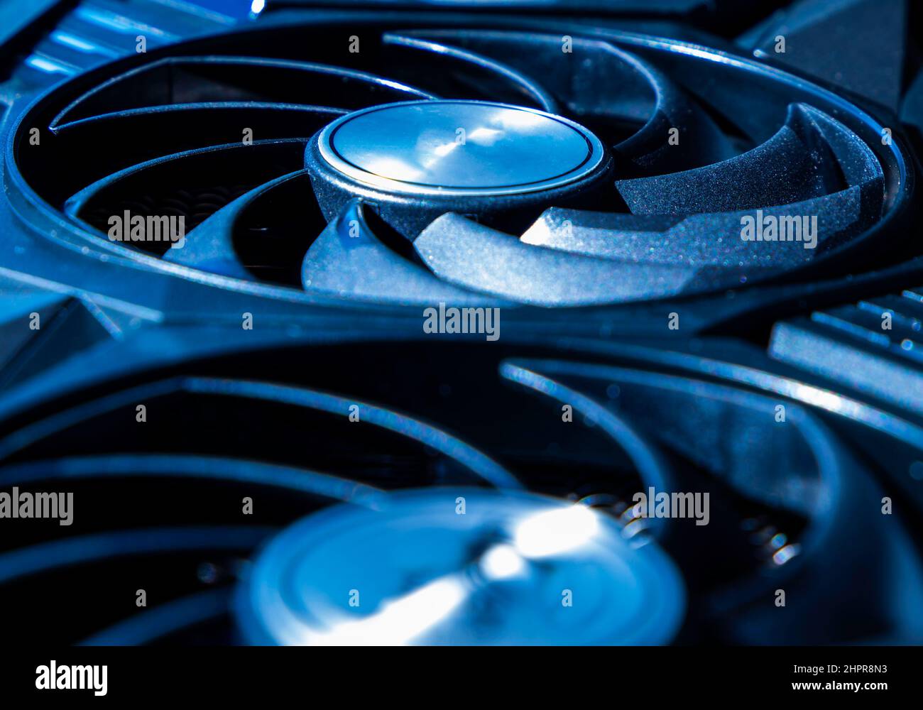 Leistungsstarke moderne Computergrafikkarte für Krypto-Währung-Mining und Computerspiel Stockfoto