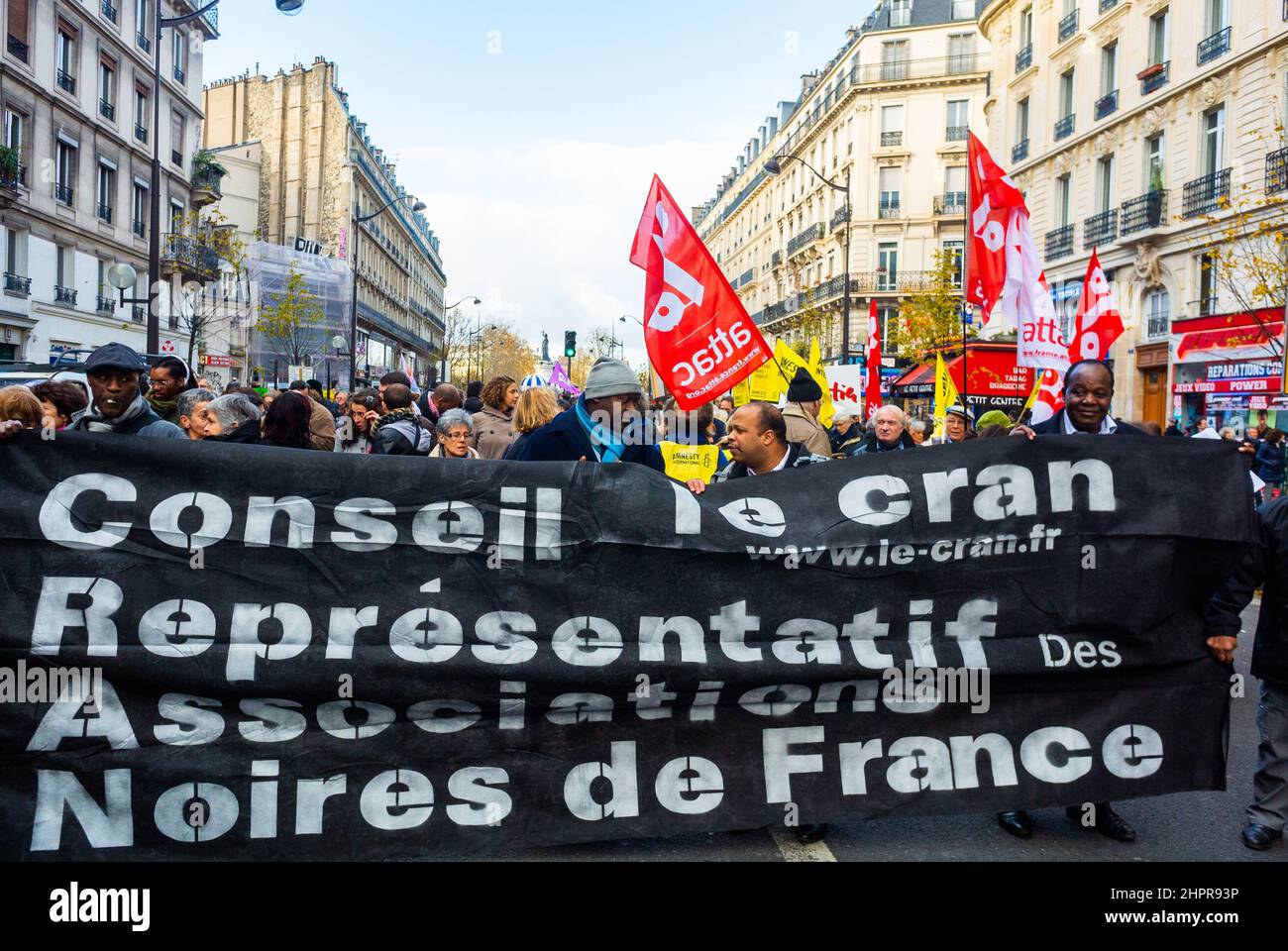 Paris, Frankreich, Menschenmassen, Marsch mit Protestbanner, französischer Protest, Anti-Rassismus, CRAN, Stockfoto