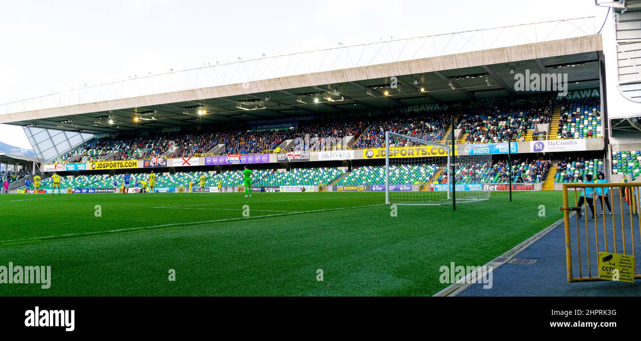 Fotos von Linfield vs. Dungannon Swifts in der Premiership der Danske Bank am Samstag, den 30.. Oktober 2021 im Windsor Park, Belfast. Stockfoto