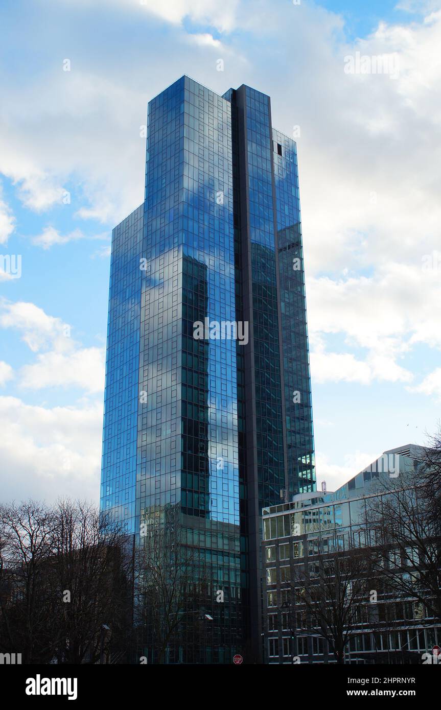 Der Gallileo-Turm in Frankfurt Stockfoto