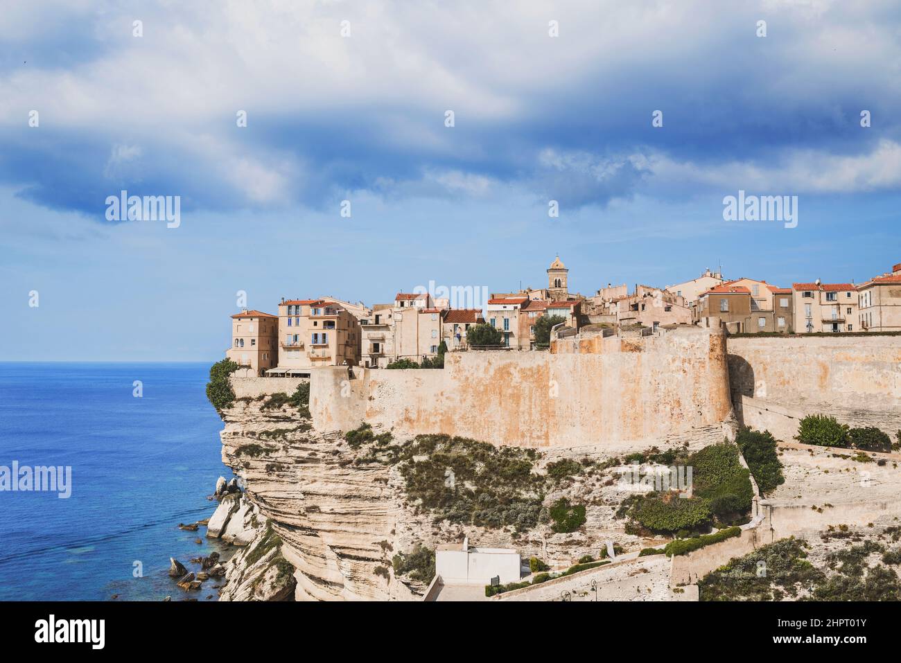 Schöne Aussicht auf Bonifacio Stadt, Korsika Insel, Frankreich. Beliebtes Reiseziel Stockfoto