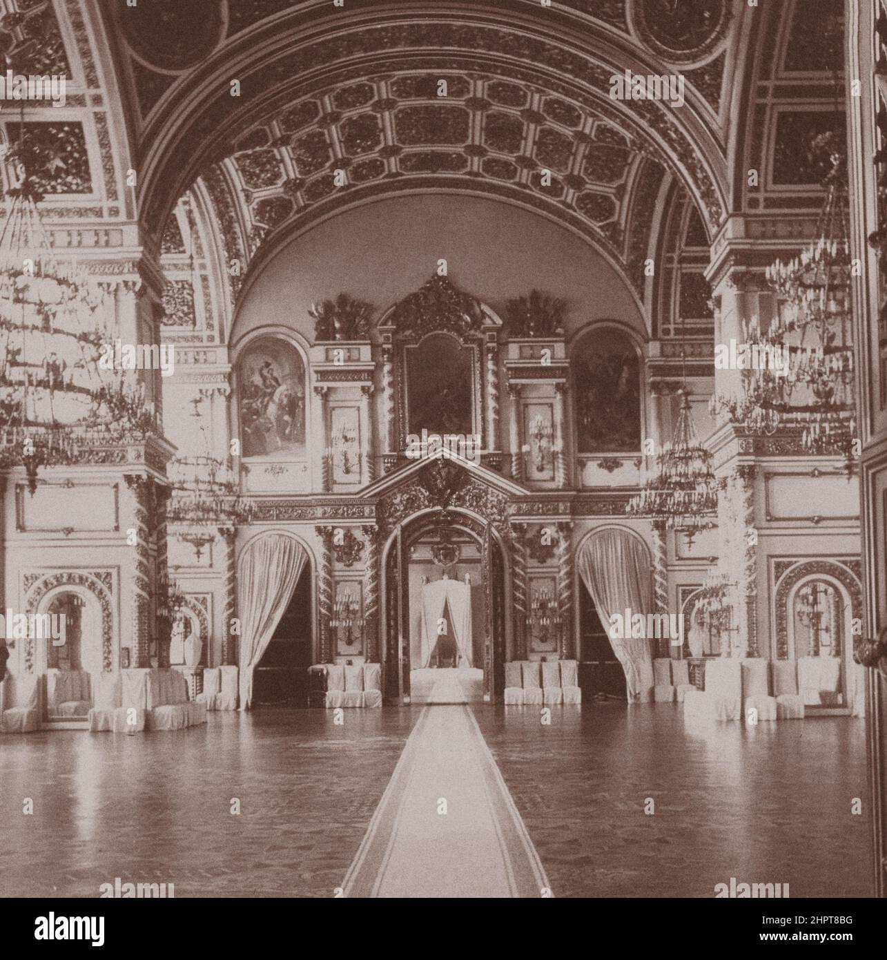 Vintage-Foto von Alexanders Salon (die Halle des Ordens des Hl. Alexander Newski) im Moskauer Kreml. Russisches Reich. 1903 der Saal des Ordens der hl. Stockfoto