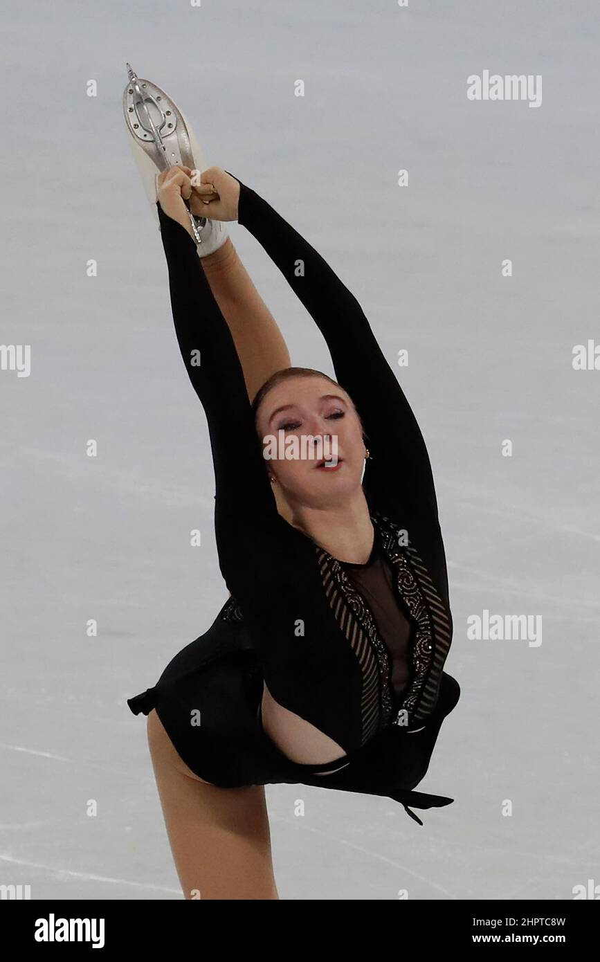 Peking, Hebei, China. 15th. Februar 2022. Lindsay van Zundert (NED) beim Frauen-Eiskunstlauf-Kurzprogramm während der Olympischen Winterspiele 2022 in Peking im Capital Indoor Stadium. (Bild: © David G. McIntyre/ZUMA Press Wire) Stockfoto