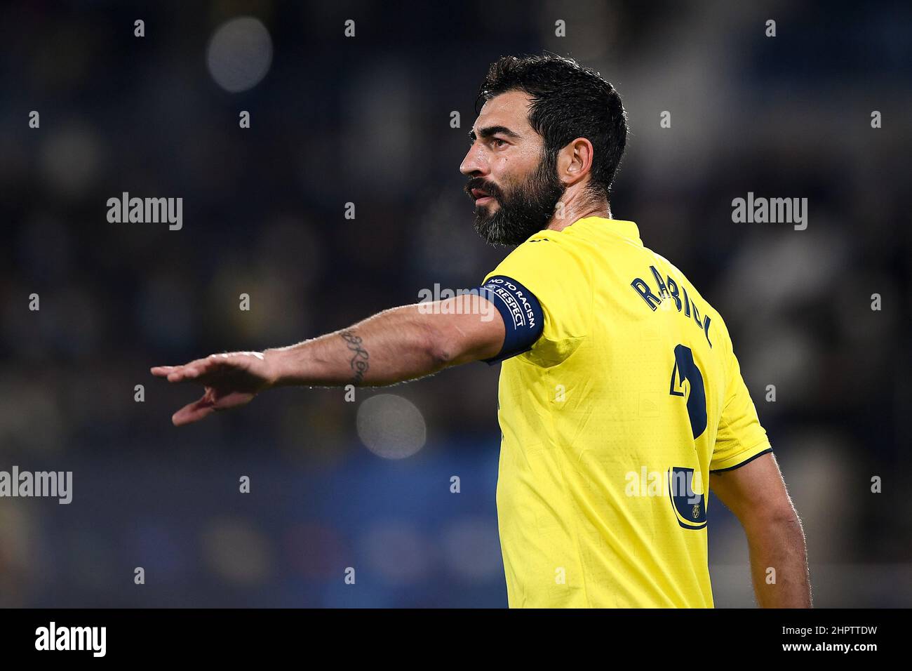 Villarreal, Spanien. 22. Februar 2022. Raul Albiol von Villarreal CF zeigt sich während des UEFA Champions League-Spiels von 16 Fußballspielen mit der ersten Etappe zwischen Villarreal CF und Juventus FC. Kredit: Nicolò Campo/Alamy Live Nachrichten Stockfoto