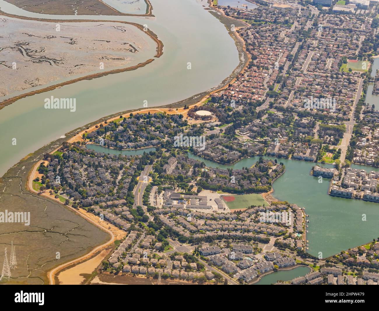 Luftaufnahme des Bair Island State Marine Park und der Stadtlandschaft von Kalifornien Stockfoto