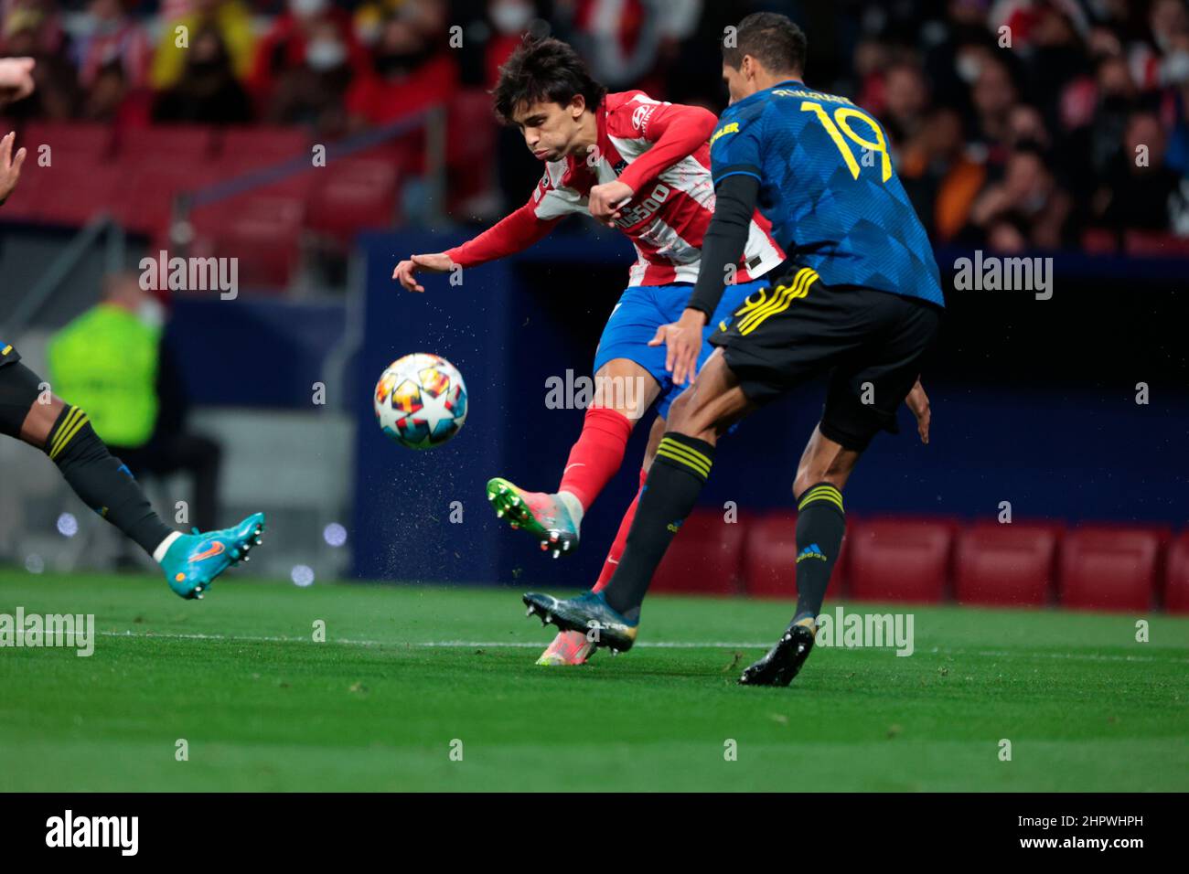 Madrid, Spanien. 23rd. Februar 2022. Madrid, Spanien; 23.02.2022.- Atletico de Madrid gegen Manchester United Champions League Fußballspiel im Wanda Metrpolitano Stadion in Madrid Atletico Spieler Manchester Spieler Final Score 1-1 Credit: Juan Carlos Rojas/dpa/Alamy Live News Stockfoto