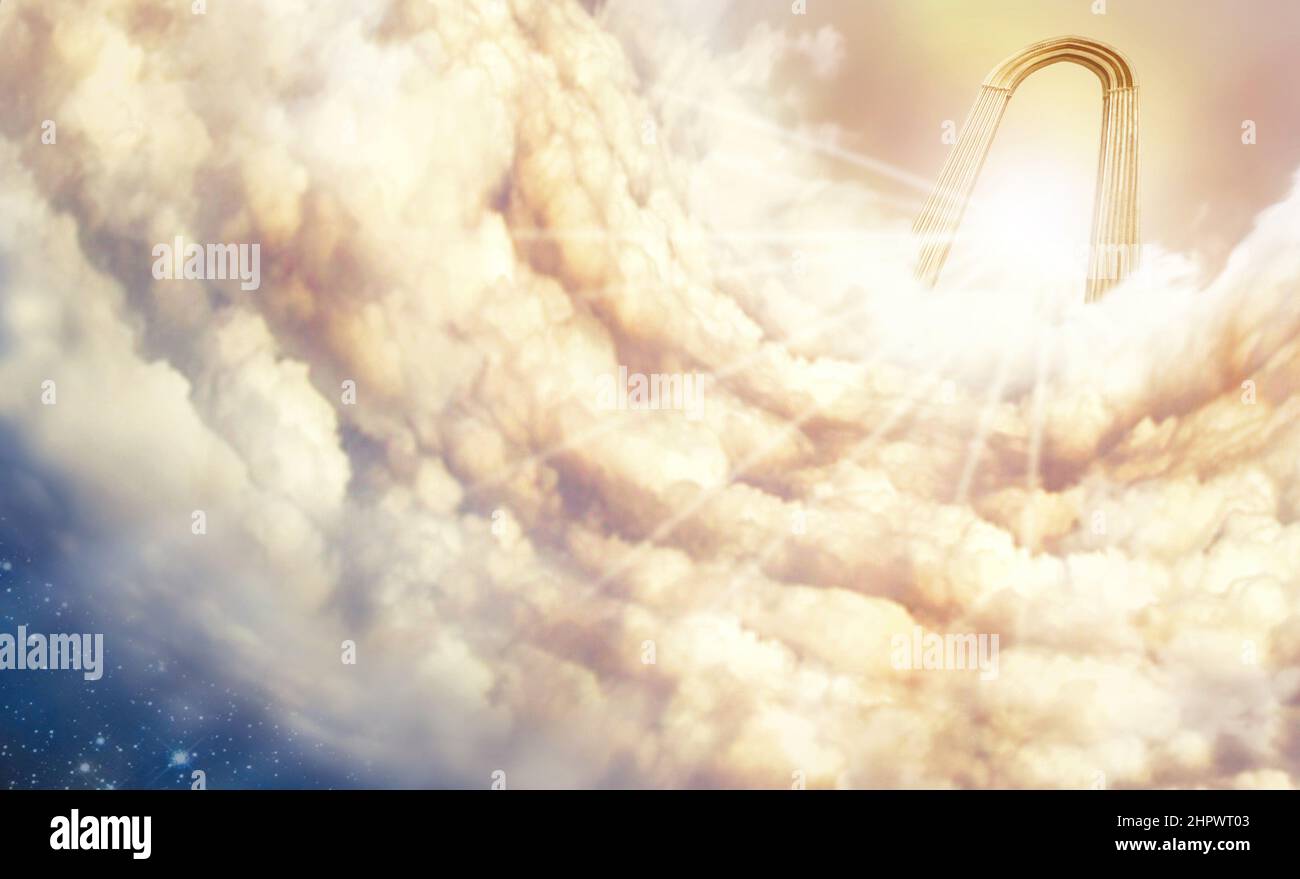 Unendlicher Himmel über den Wolken. Aufnahme der Perly Gates über den Wolken. Stockfoto