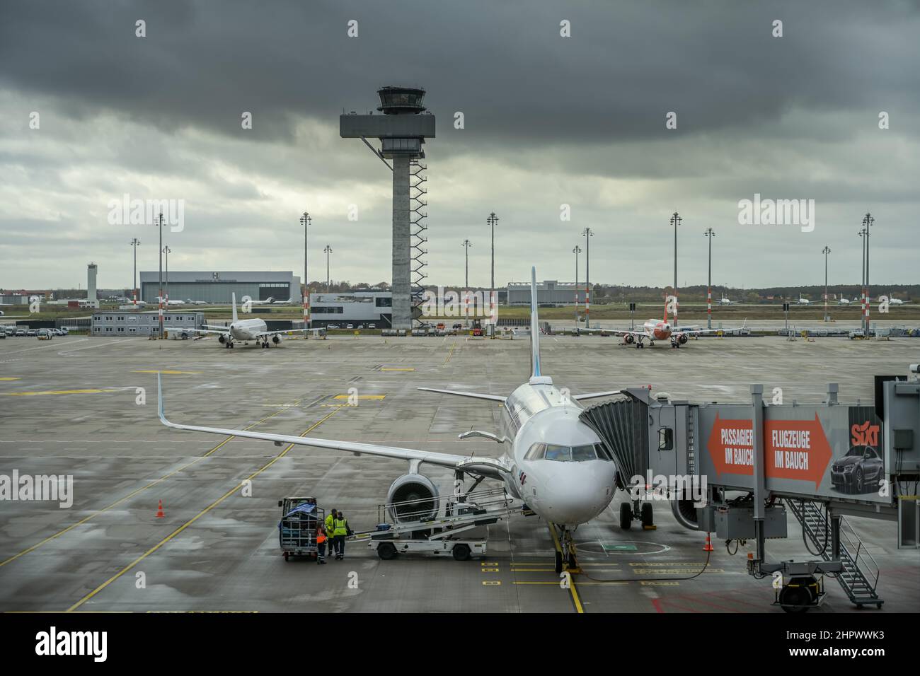 Tower, Taxiway, Flughafen BER, Brandenburg, Deutschland Stockfoto