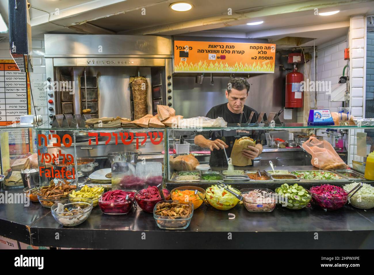 Snackbar, Falaffel und Shawarma, Allenby Street, Tel Aviv, Israel Stockfoto