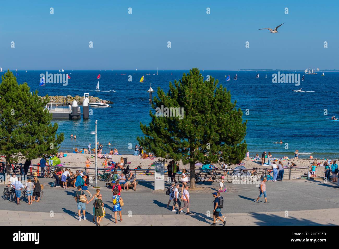 Kieler Woche, Promenade, Badestrand, Kiel-Schilksee, Kiel, Schleswig-Holstein, Deutschland Stockfoto