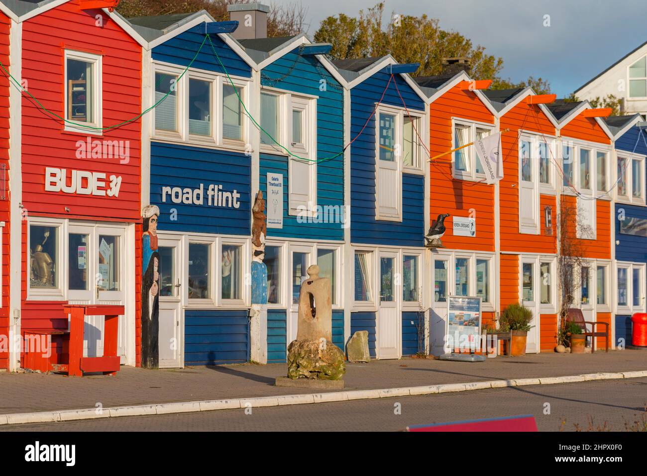 Wahrzeichen Hummerstände, bunte Holzhäuser am Hafen, denkmalgeschütztes Gebäude, Helgoland High Seas Island, Nordsee, Pinneberg Bezirk Stockfoto