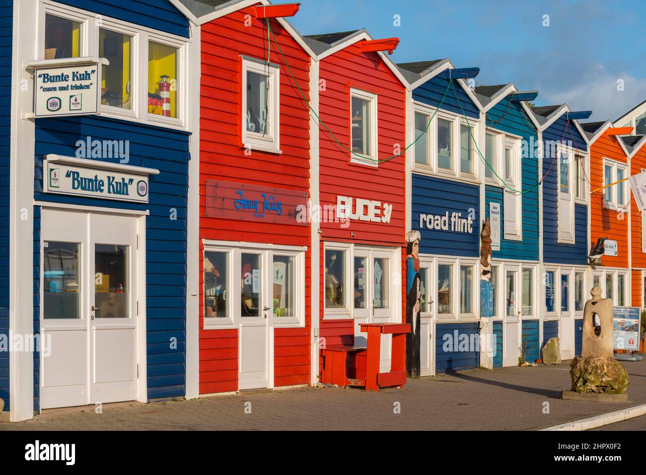 Wahrzeichen Hummerstände, bunte Holzhäuser am Hafen, denkmalgeschütztes Gebäude, Helgoland High Seas Island, Nordsee, Pinneberg Bezirk Stockfoto