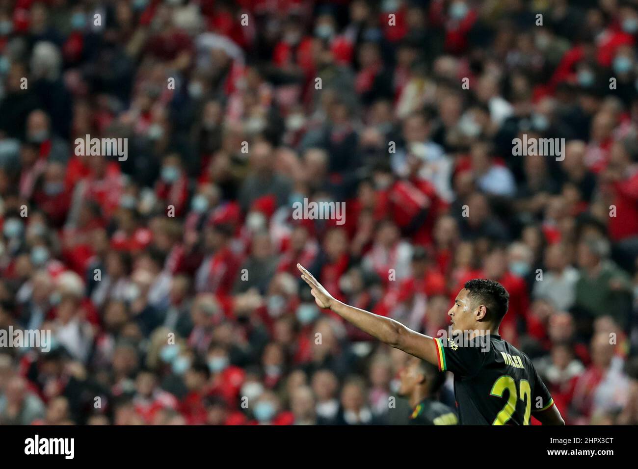 Lissabon, Portugal. 23rd. Februar 2022. Sebastien Haller von Ajax feiert, nachdem er während der UEFA Champions League-Runde des 16 1st-Leg-Matches zwischen SL Benfica und AFC Ajax am 23. Februar 2022 in Lissabon, Portugal, ein Tor erzielt hat. Quelle: Petro Fiuza/Xinhua/Alamy Live News Stockfoto