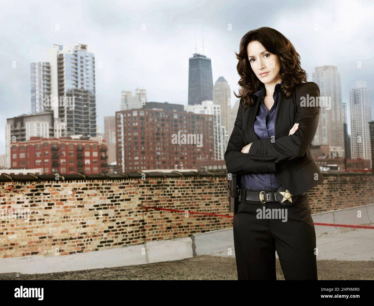 JENNIFER BEALS IM CHICAGO-CODE (2011), REGIE: LESLIE LINKA GLATTER, GUY FERLAND, ADAM ARKIN, CLARK JOHNSON, PARIS BARCLAY UND JEAN DE SEGONZAC. Kredit: 20th CENTURY FOX FERNSEHEN / Album Stockfoto