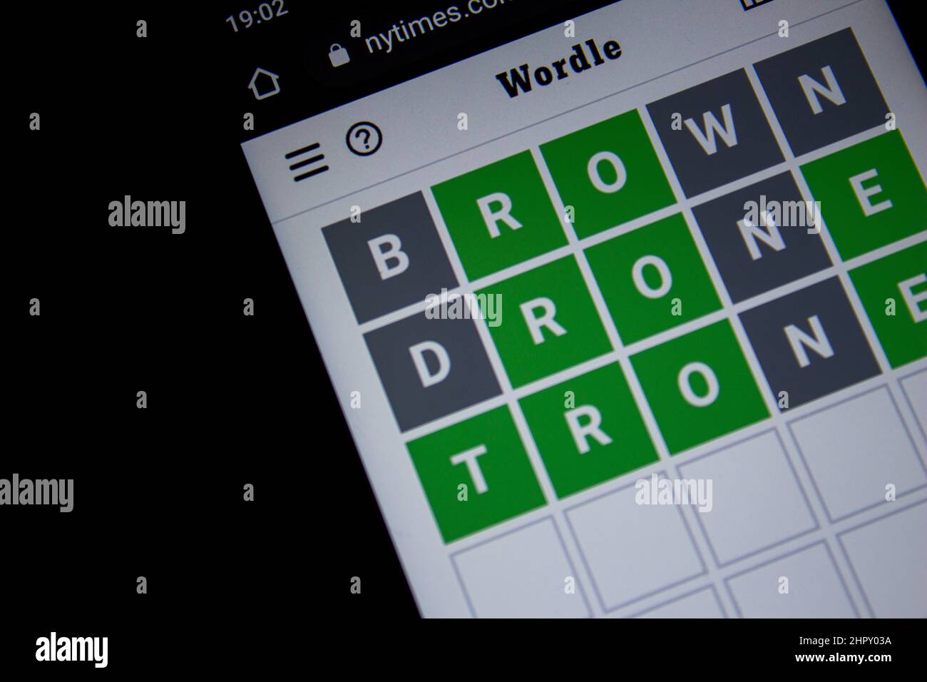 Afyonkarahisar, Türkei - 24. Feb 2022: Wortle Game auf dem Smartphone-Bildschirm. Wordle, das beliebte virale Online-Spiel der letzten Zeit. Stockfoto