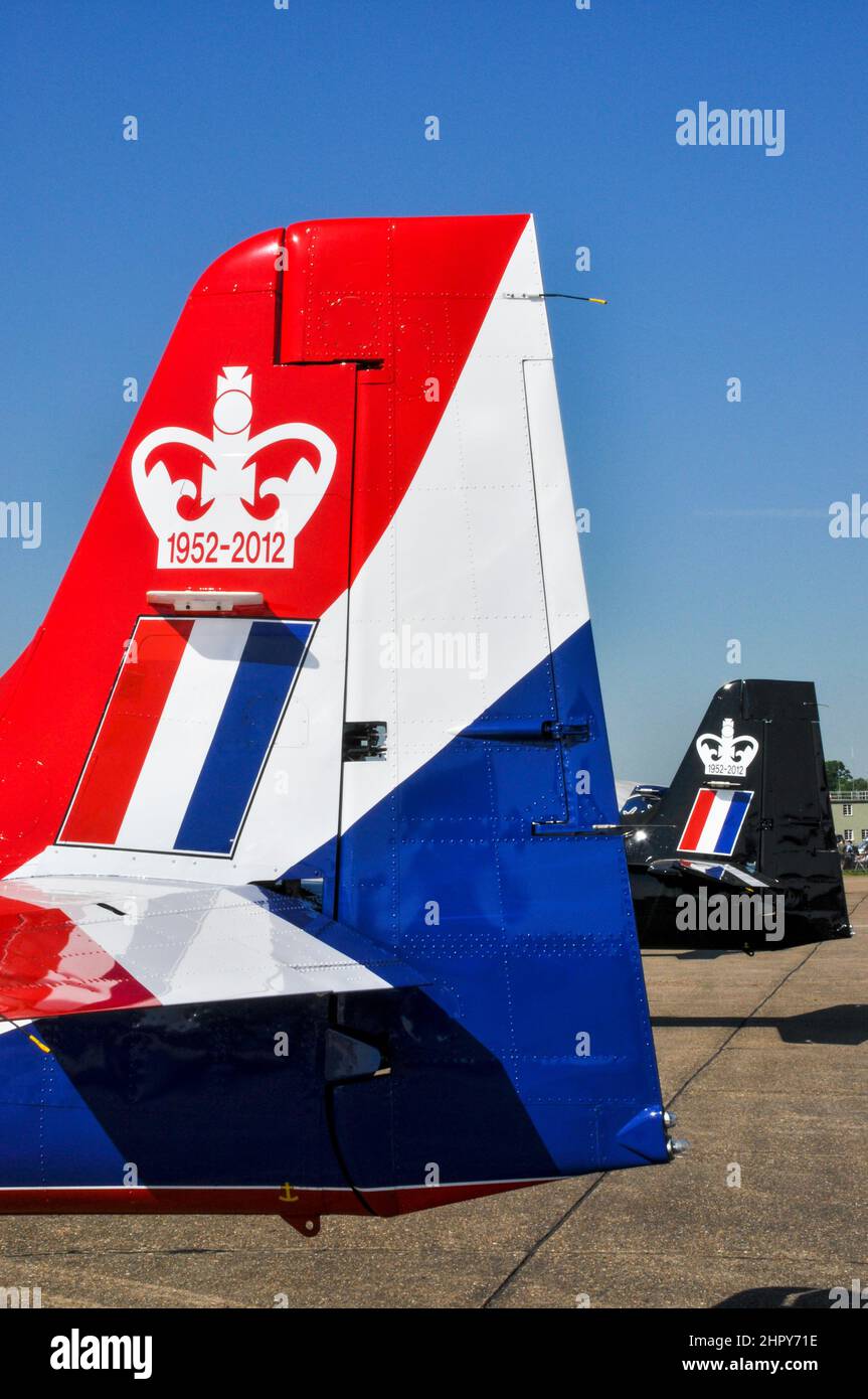 Die Krone der Königin Elizabeth II. Auf dem Schwanz eines kurzen Trainingsflugzeugs der Royal Air Force in Tucano wurde 2012 anlässlich der Feierlichkeiten zum Diamantenjubiläum der Königin gekrönt Stockfoto