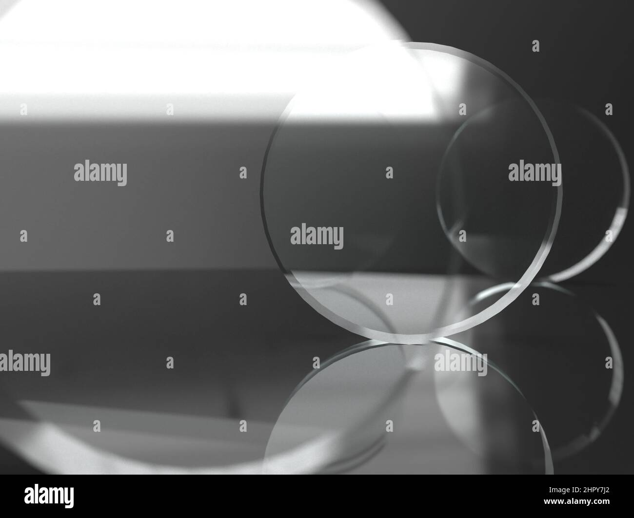 Drei Glaslinsen auf einer reflektierenden Oberfläche vor schwarzem Hintergrund mit Fokus auf der zweiten Linse. 3D Rendern. Stockfoto