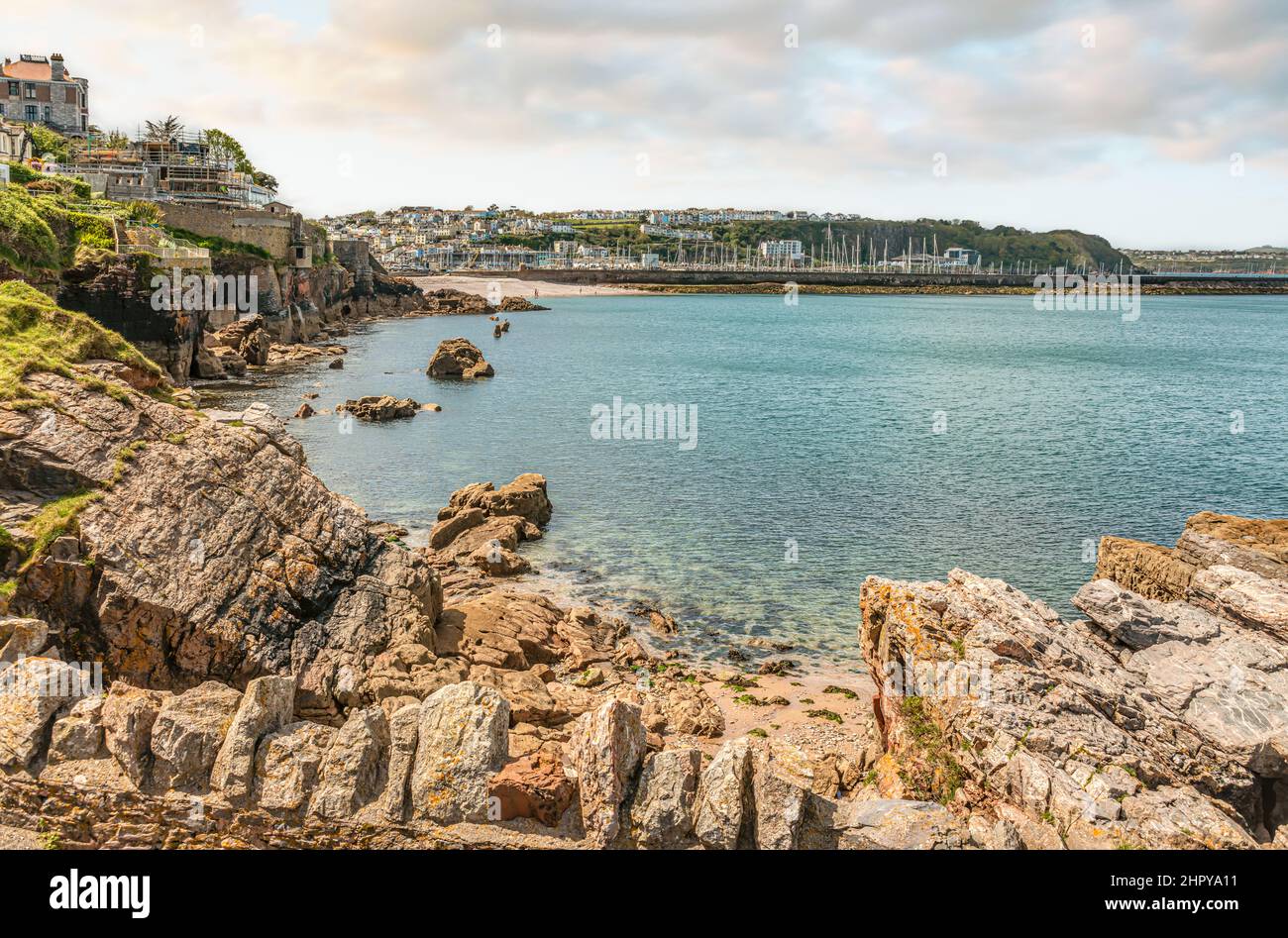 Blick entlang der Küste in der Nähe von Brixham, Torbay, England, Vereinigtes Königreich Stockfoto