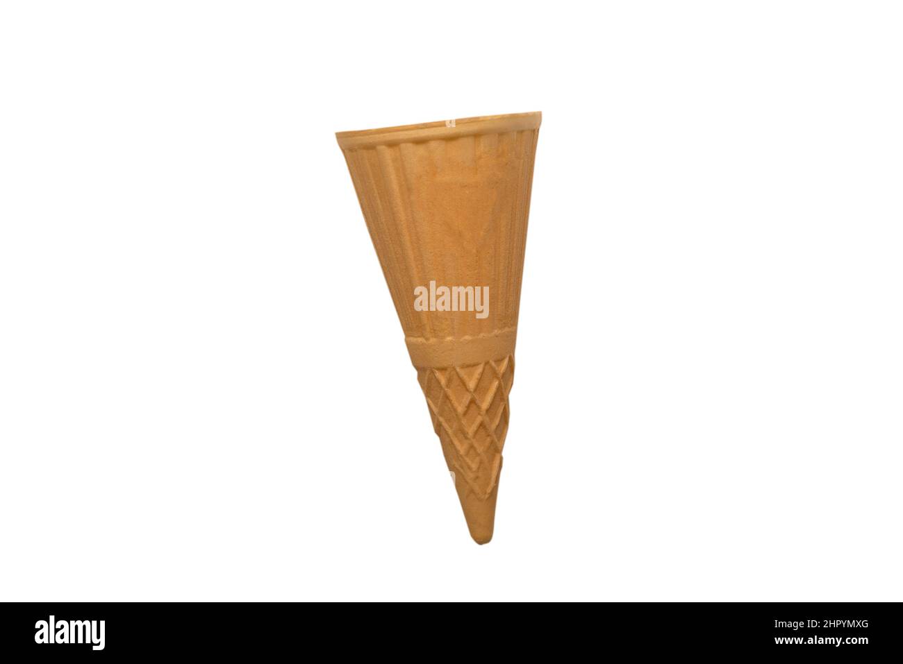 Waffelkegel isoliert auf weißem Hintergrund. Stockfoto