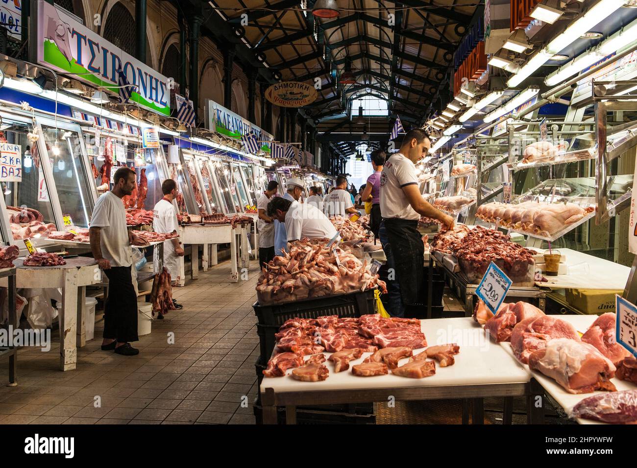 Griechenland, Fleischstände auf dem Zentralmarkt, Bezirk Monastiraki Foto © Federico Meneghetti/Sintesi/Alamy Stock Photo Stockfoto