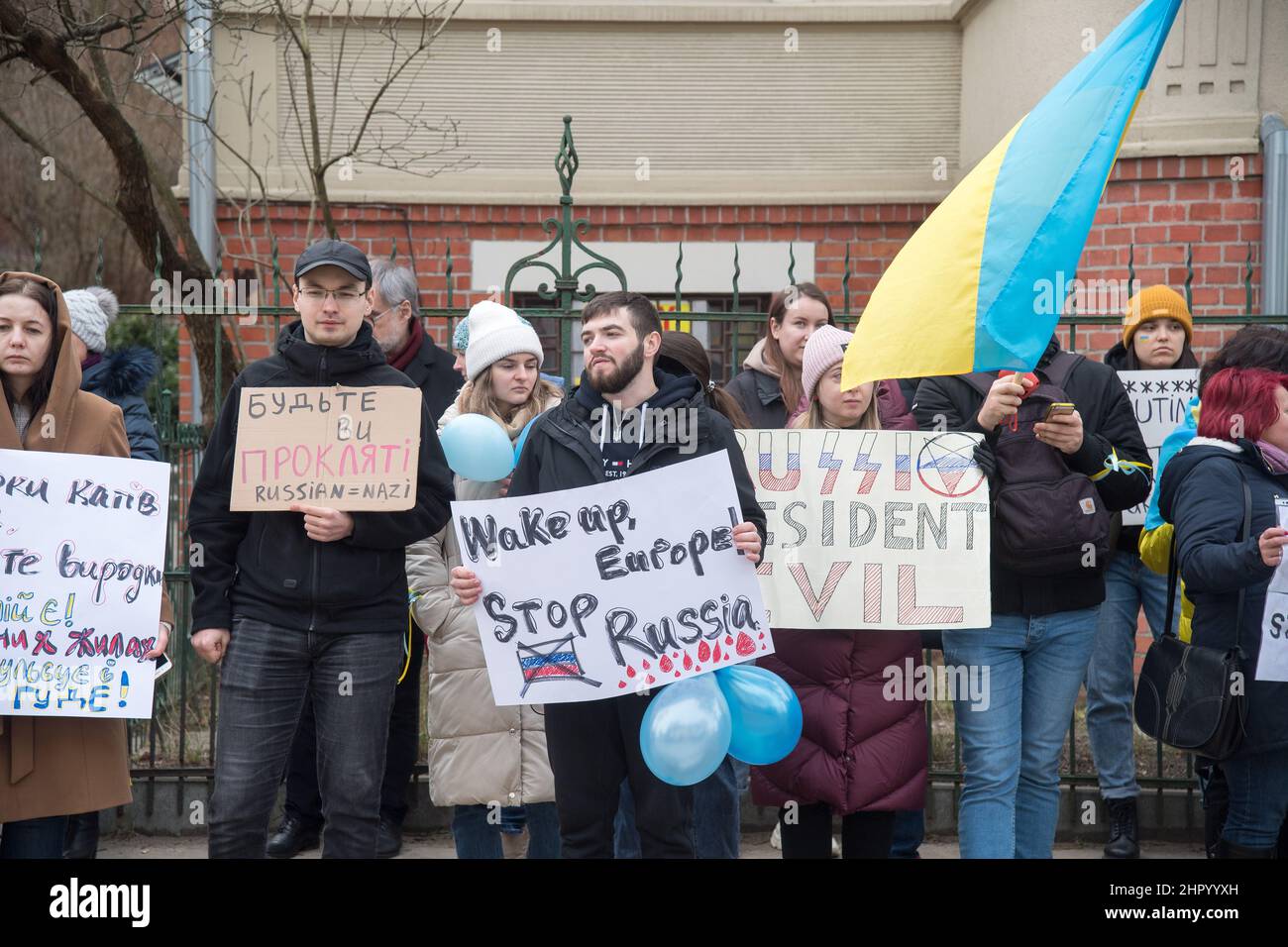 Anti-Kriegs-Protest der Ukrainer gegen russische Invasion in der Ukraine. Danzig, Polen, Februar 24th 2022 © Wojciech Strozyk / Alamy Stock Photo Stockfoto