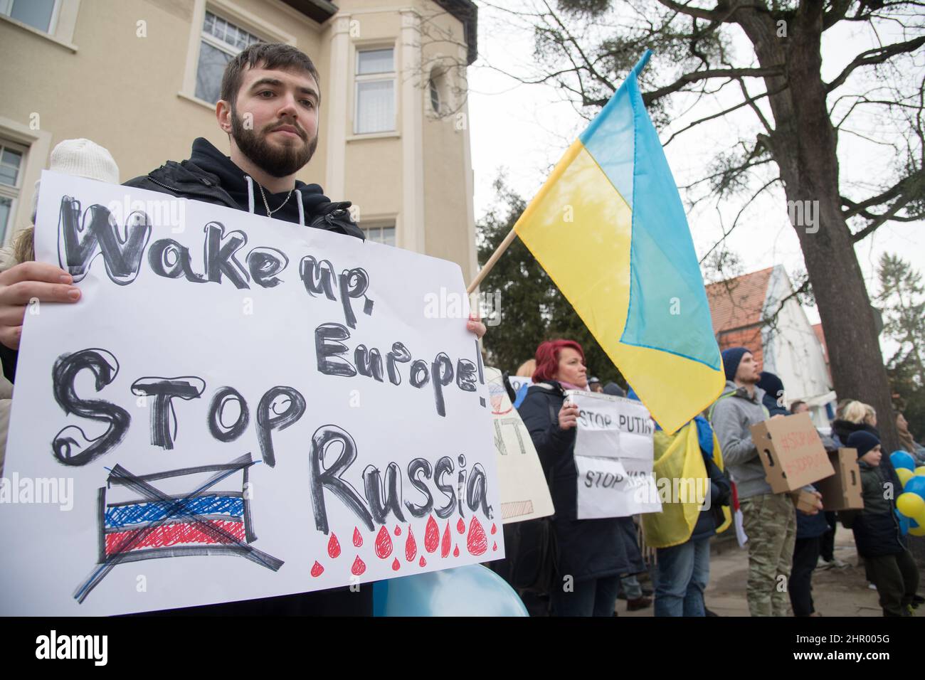 Anti-Kriegs-Protest der Ukrainer gegen russische Invasion in der Ukraine. Danzig, Polen, Februar 24th 2022 © Wojciech Strozyk / Alamy Stock Photo Stockfoto