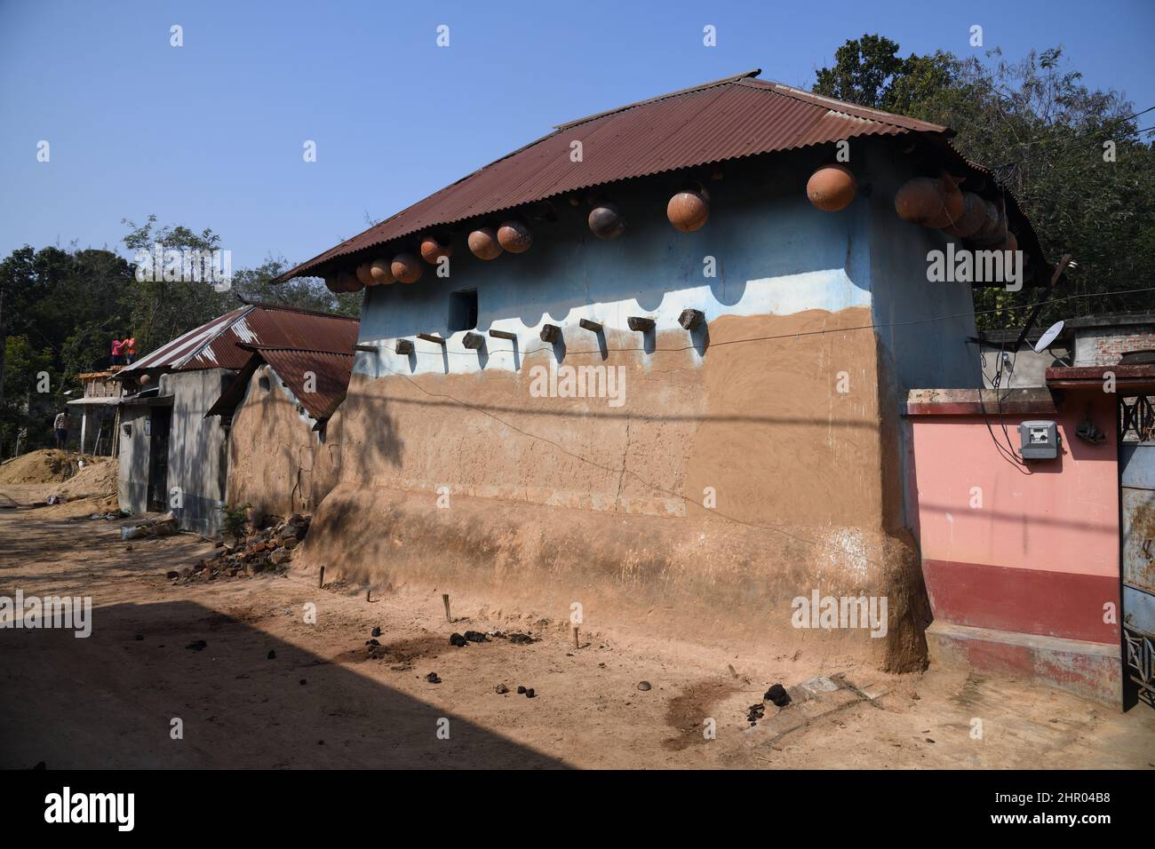 Pearson Pally. Das Santali-Stammesdorf bei Visva-Bharati. Santiniketan, Bolpur, Birbhum, Westbengalen, Indien. Stockfoto