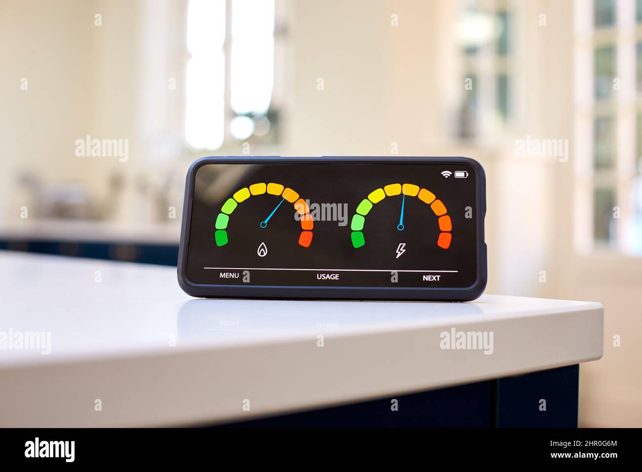 Intelligentes Energiemessgerät In Der Küche Zur Messung Des Verbrauchs Von Strom Und Gas Im Haushalt Stockfoto