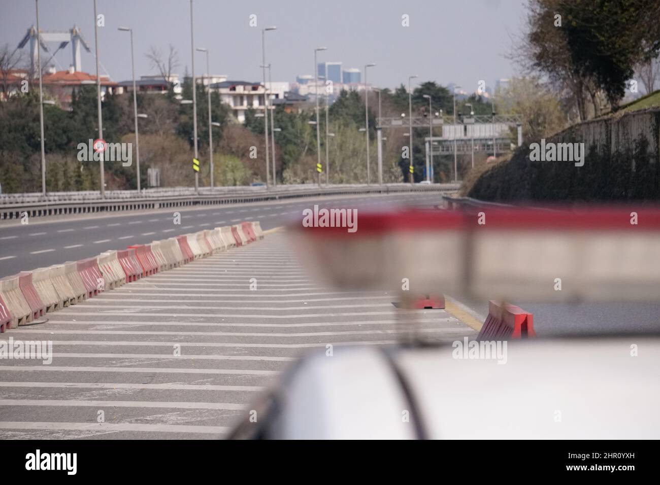 Polizeistreife auf der Autobahn vor der bosporus-Brücke Istanbul Türkei Stockfoto