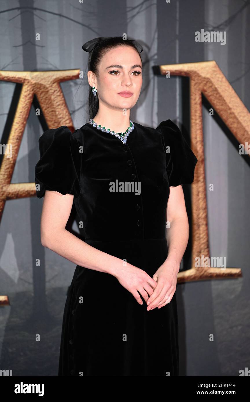 Sophie Skelton verbarcht bei der „Outlander“-Staffel sechs Premiere-Kostüme im Royal Stockfoto