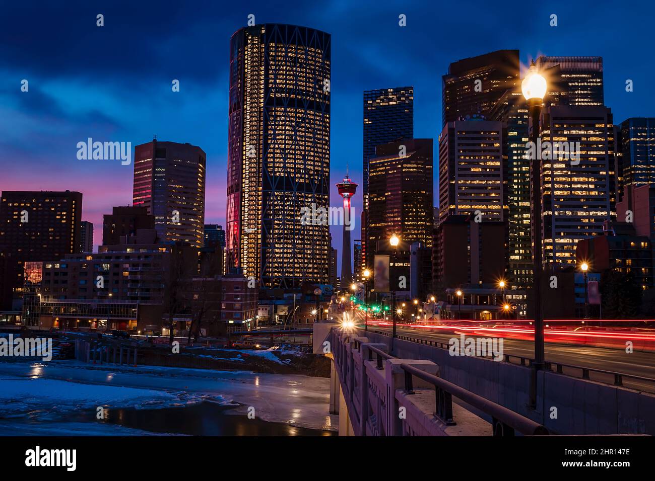 Calgary Skyline Bei Dawn Stockfoto