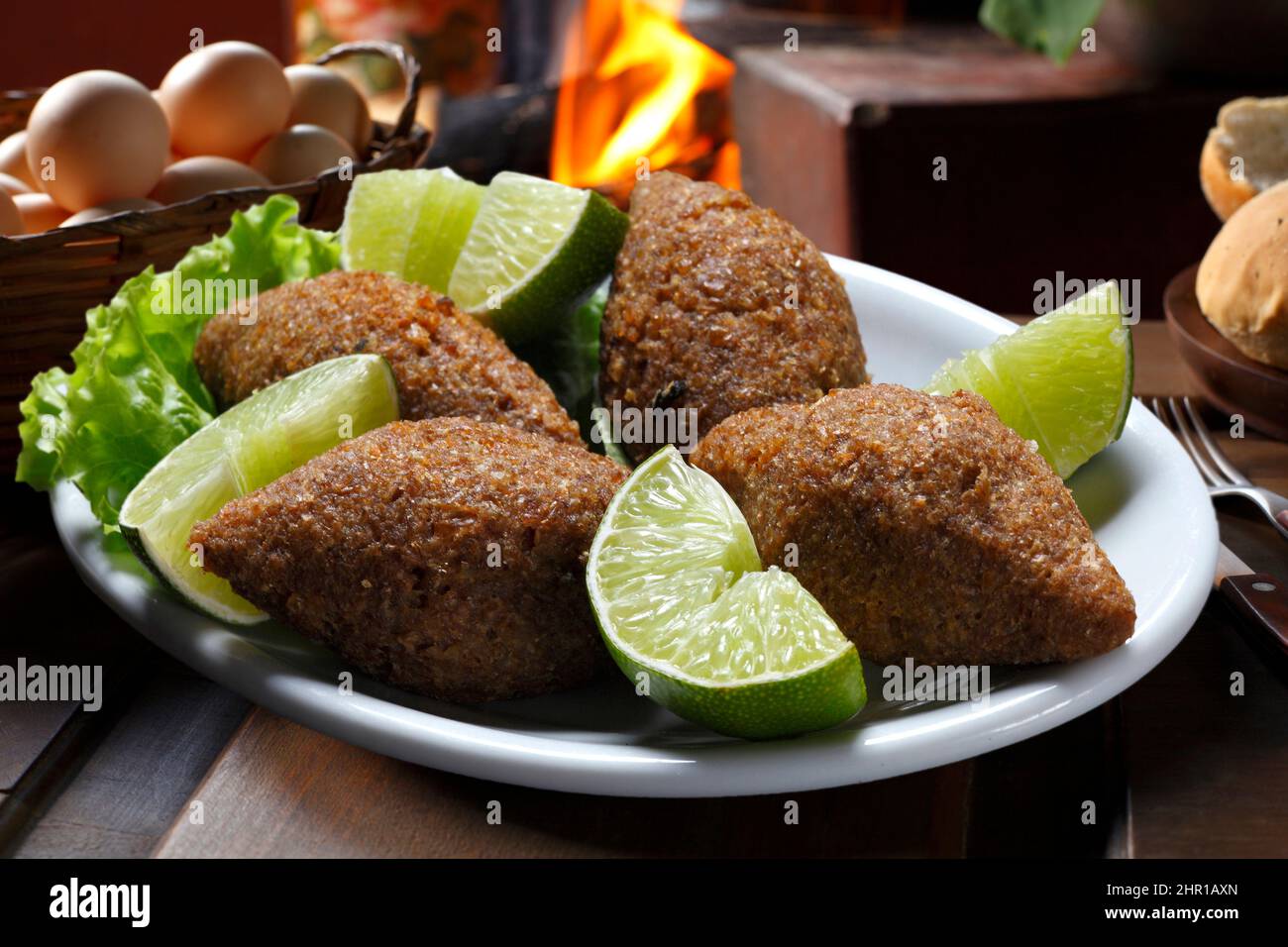 Gebratenes Kibble mit Zitrone, Quibé Stockfoto