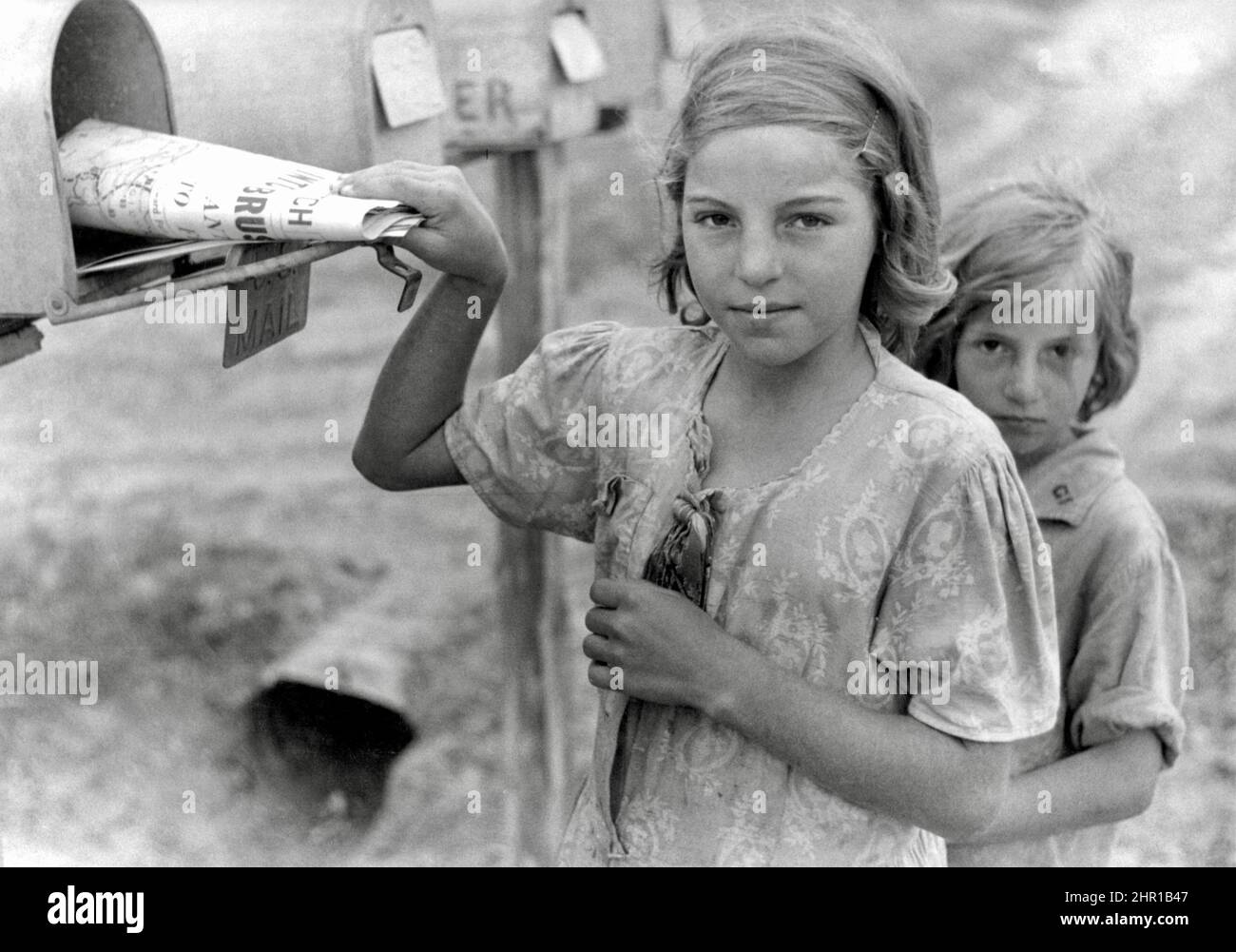 John Vachon - Ozark Kinder bekommen Post aus dem Briefkasten - 1940 Stockfoto